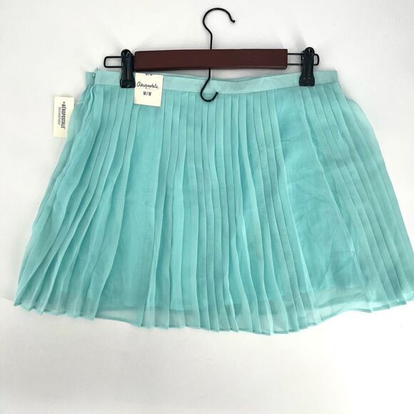 NWT Aeropostale Light Turquoise blue Pleated Mini Skirt Medium chiffon - Picture 2 of 4